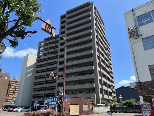 ロイヤルガーデン栗林公園前　外観