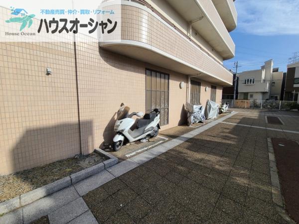 アウルスクエア１番館　バイク置き場