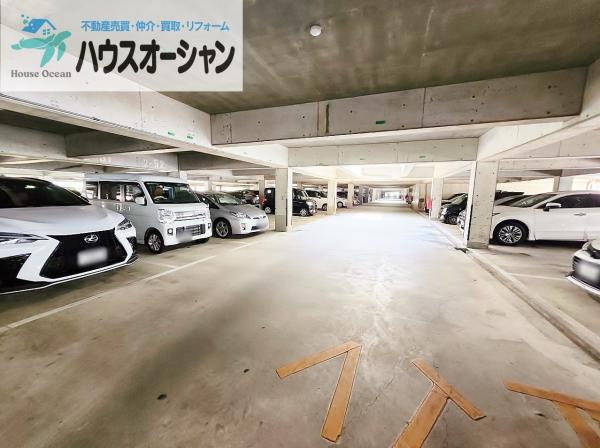 アメリア５番館　駐車場