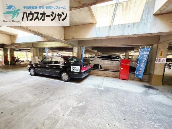 アメリア５番館　駐車場タクシー乗り場