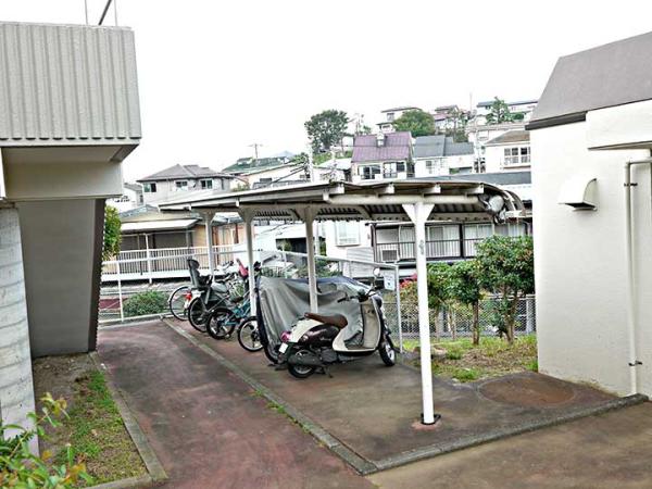 上大岡セントラルハイツＧ棟　駐輪場