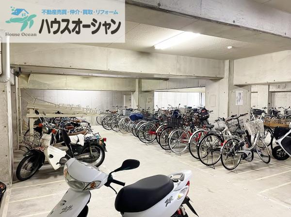 クロスティ八尾南壱番館　バイク置き場