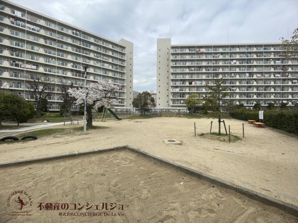 明舞北センター４号棟　敷地内公園